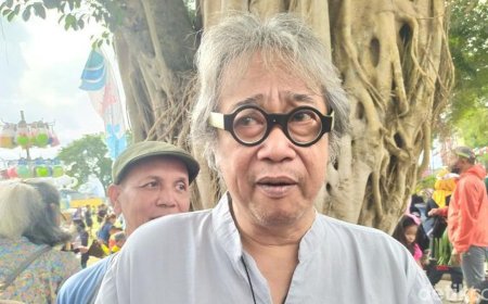 Butet Kartaredjasa Sindir Kehadiran Jokowi dalam Kampanye Ganjar: "Selalu Ada yang Mengintai"