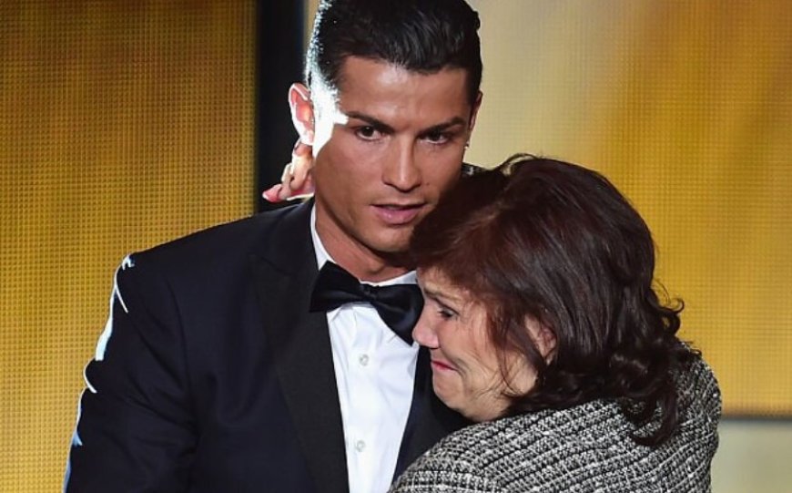  Ibu Ulang Tahun, Ronaldo Kadokan Porsche dan Beri Rolex ke Tamu