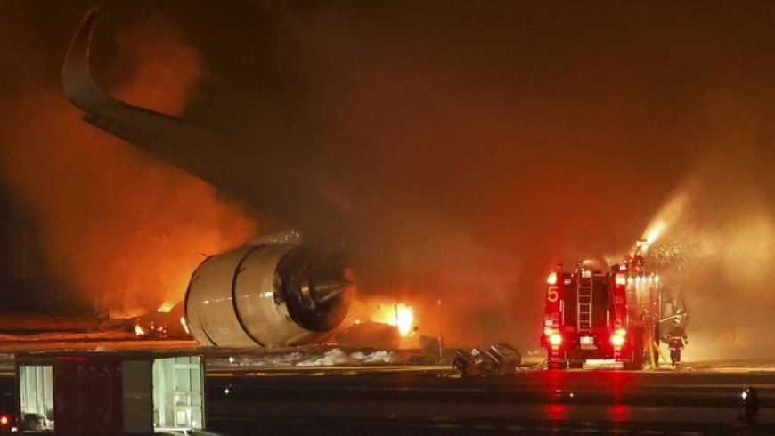 Pesawat Japan Airlines Tabrak dan Terbakar di Bandara Haneda Tokyo, 5 Awak Pesawat Penjaga Pantai Tewas