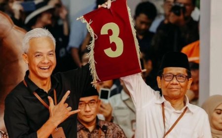 Mahfud MD Mundur dari Jabatan Menko Polhukam, Ganjar Pranowo Memuji Sikapnya yang Berani dan Berintegritas