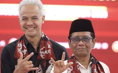 Ganjar Pranowo Memuji Langkah Mahfud MD setelah Mundur dari Jabatan Menko Polhukam