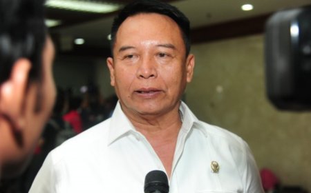 TB Hasanuddin Mengkritik Pemberian Pangkat Kehormatan Jenderal bagi Prabowo: Seharusnya untuk Perwira Aktif