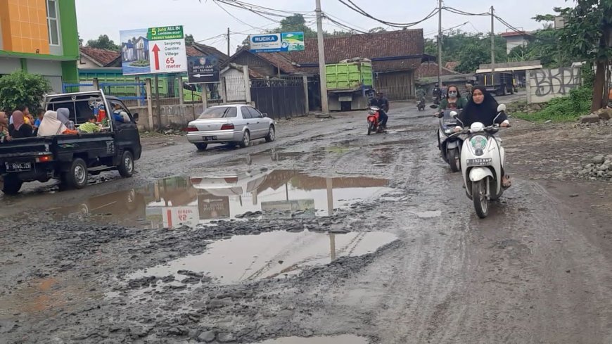 Perbaikan 'Jalur Neraka' Parung Panjang Bogor: Kementerian PUPR Ungkap Rencana Terang Benderang untuk Mengatasi Kecelakaan Fatal