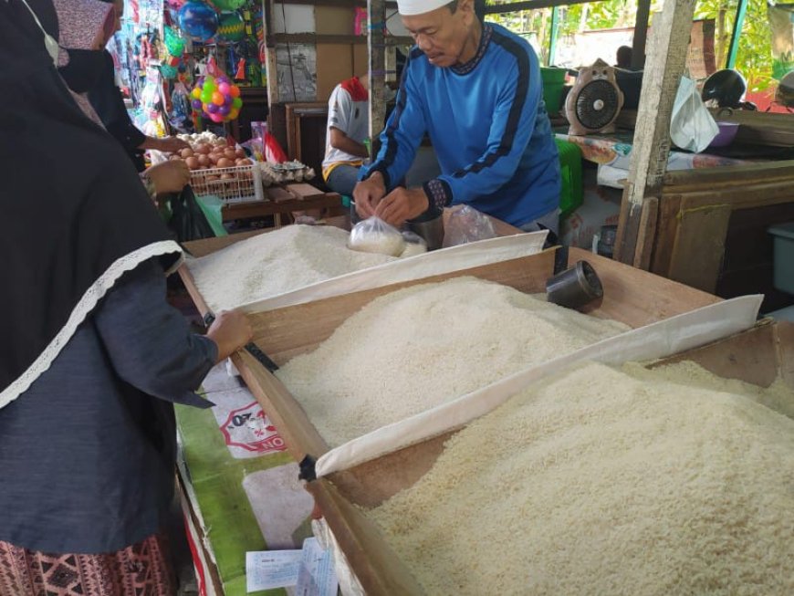 Lonjakan Harga Beras Pecahkan Rekor di Era Jokowi: Tembus Rp18 Ribu per Kg