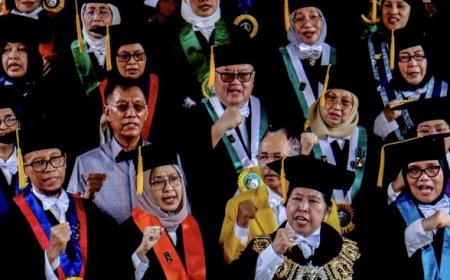 Guru Besar UI Kritik Jokowi soal Politik Gentong Babi Lewat Bansos