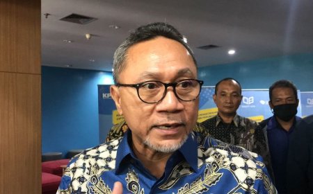 Zulhas Tunda Sebagian Aturan Batas Impor Barang Penumpang Pesawat