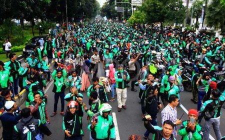 Jelang Lebaran, Serikat Driver Ojol Kecam Gojek dan Grab, Minta THR Penuh untuk Para Pengemudi