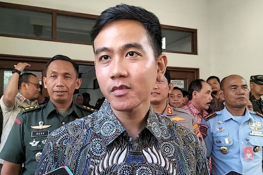 Gibran Menanggapi Kabar Jokowi Gabung Golkar: "Biar yang Jawab yang Sebar Isu"