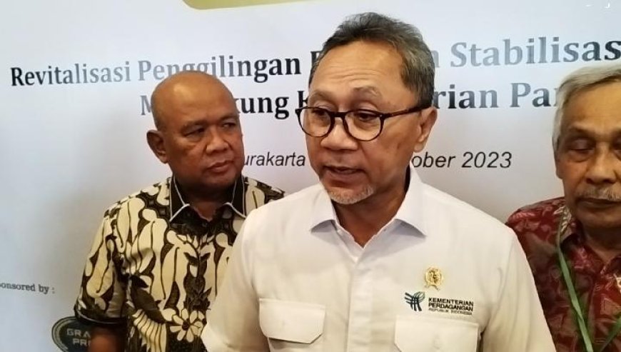 Zulkifli Hasan Akan Revisi Aturan Pembatasan Barang Impor Penumpang Pesawat