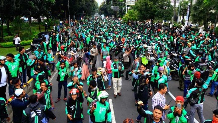 Jelang Lebaran, Serikat Driver Ojol Kecam Gojek dan Grab, Minta THR Penuh untuk Para Pengemudi